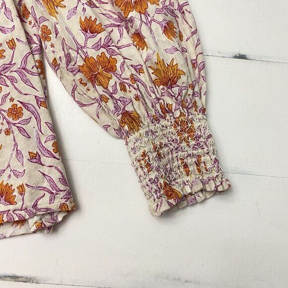 Universal Thread Blouse Womens XLarge Keyhole Neck Smocked Cuffs Floral Print - Picture 4 of 12